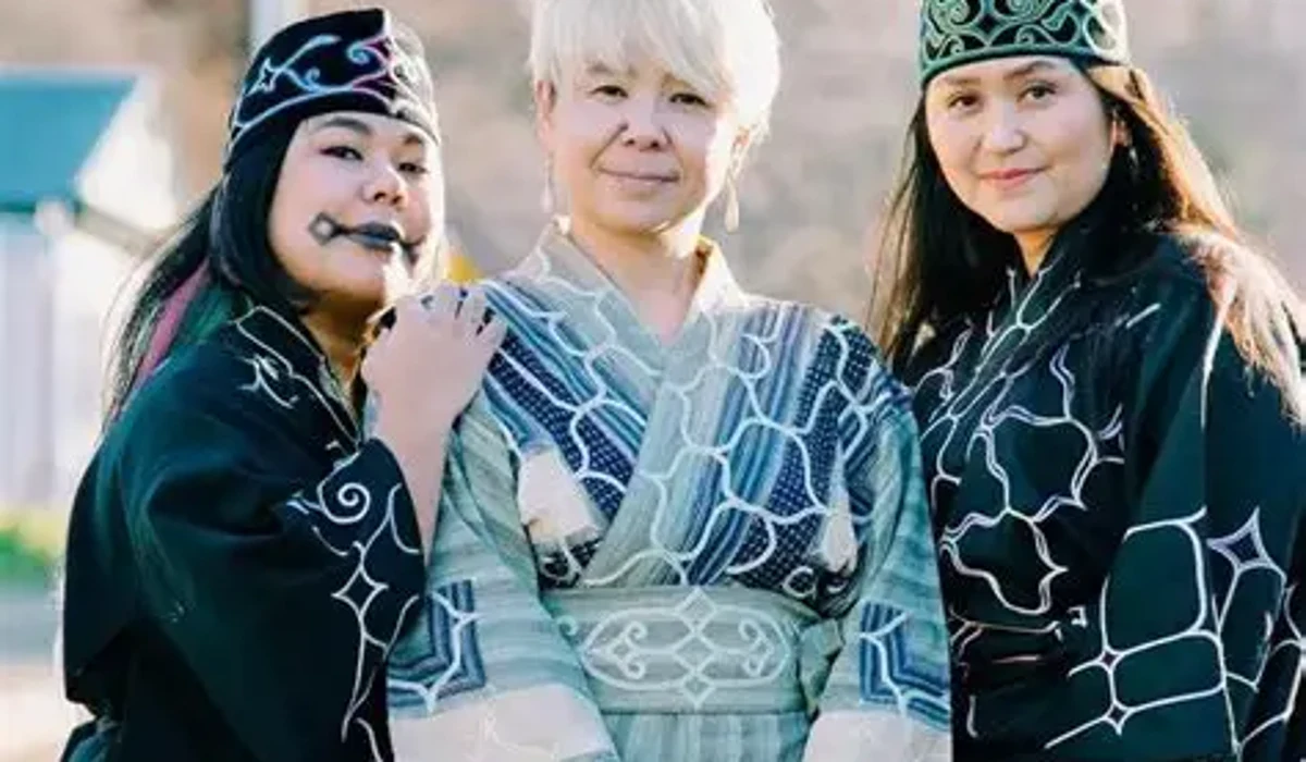 Ainu art and clothing; editor-supplied reference image