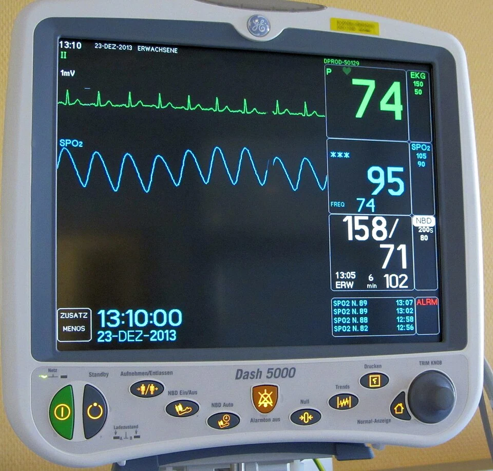 Dash 5000 medical vital-signs monitor